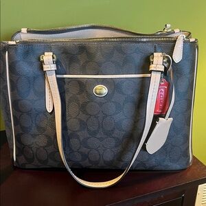 Coach Black and Cream Shoulder Bag